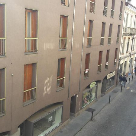 Appartamento Centrale Con Garage 阿斯蒂 外观 照片