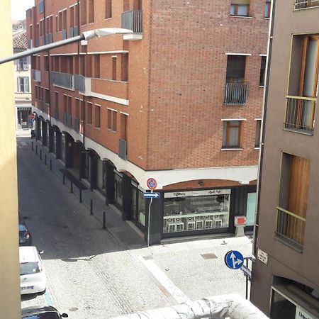 Appartamento Centrale Con Garage 阿斯蒂 外观 照片