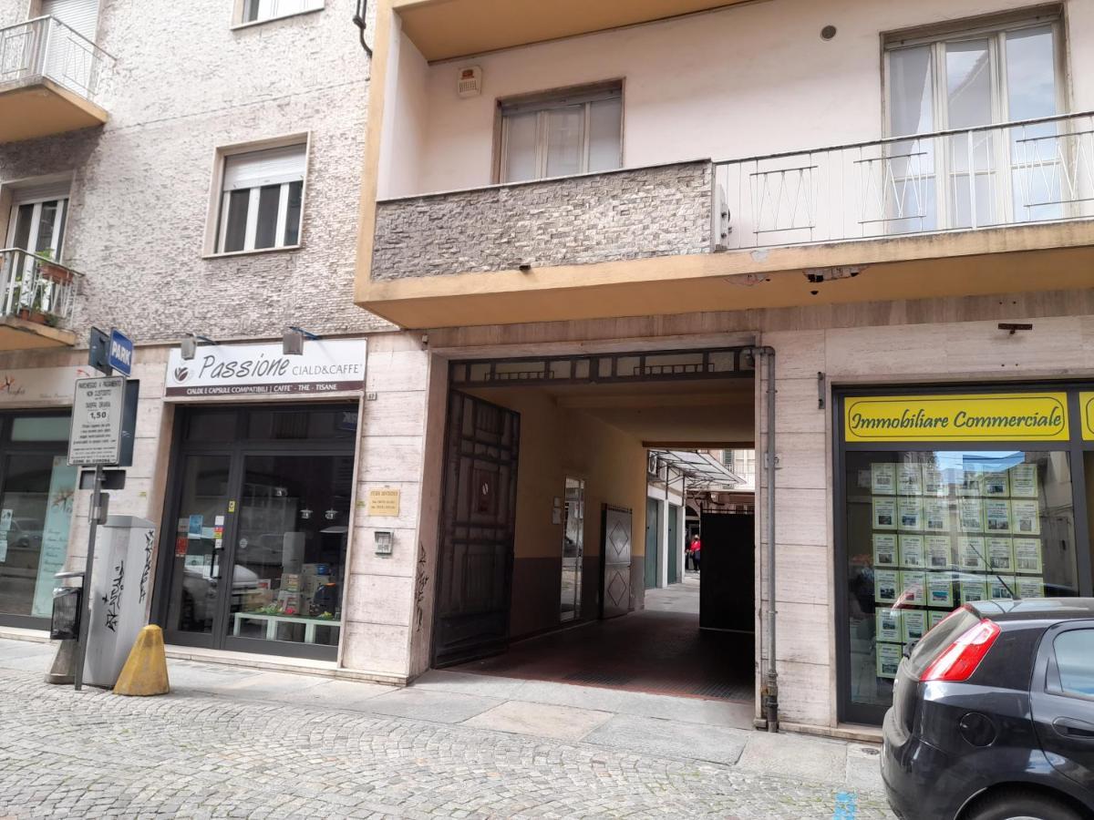 Appartamento Centrale Con Garage 阿斯蒂 外观 照片