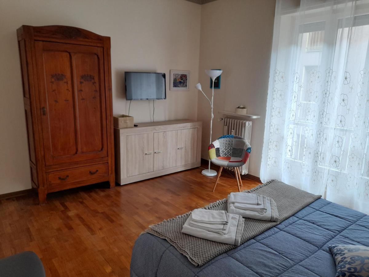 Appartamento Centrale Con Garage 阿斯蒂 外观 照片